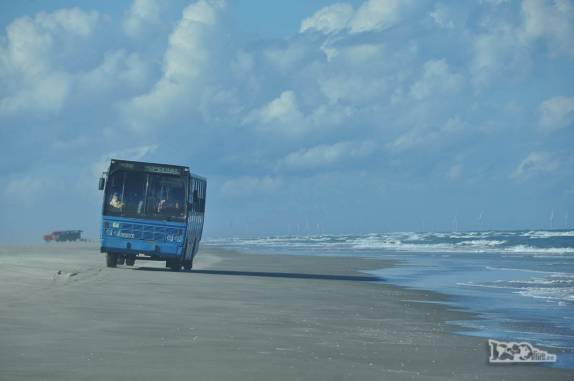 Cada vez mais próximos de Rio Grande, primeiro encontro com tráfego na Praia do Cassino, no Rio Grande do Sul